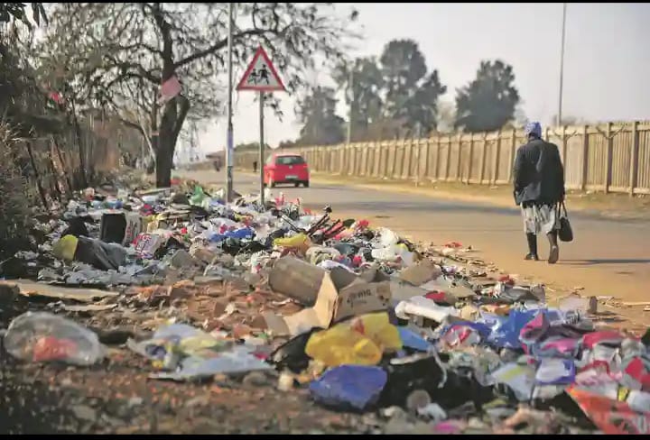 Residents worry about their health as dirt piles up in Mangaung 
